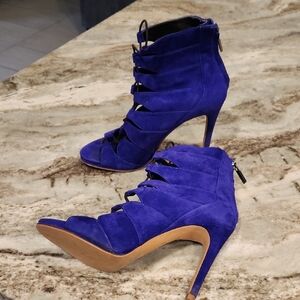 Kenneth Cole Ankle High Heels